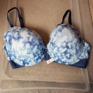 Victoria secret PINK 34DD.    Make an offer